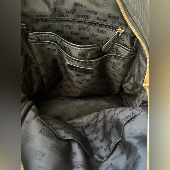 Michael Kors Large Abbey Pebbled Leather Backpack Black with gold hardware - Picture 12 of 14